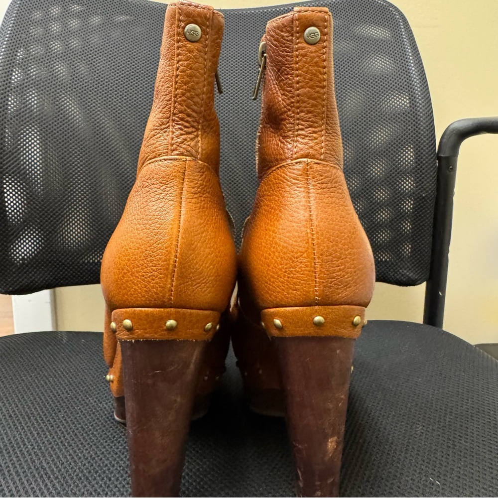 UGG - COSIMA cognac high heel platform pebbled leather bootie w studs Sz 6.5 - Picture 11 of 17